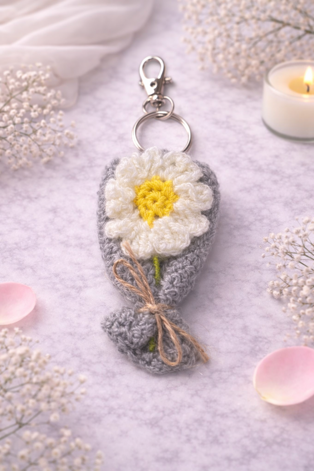 Hand-Crocheted Daisy Keyring 🤍